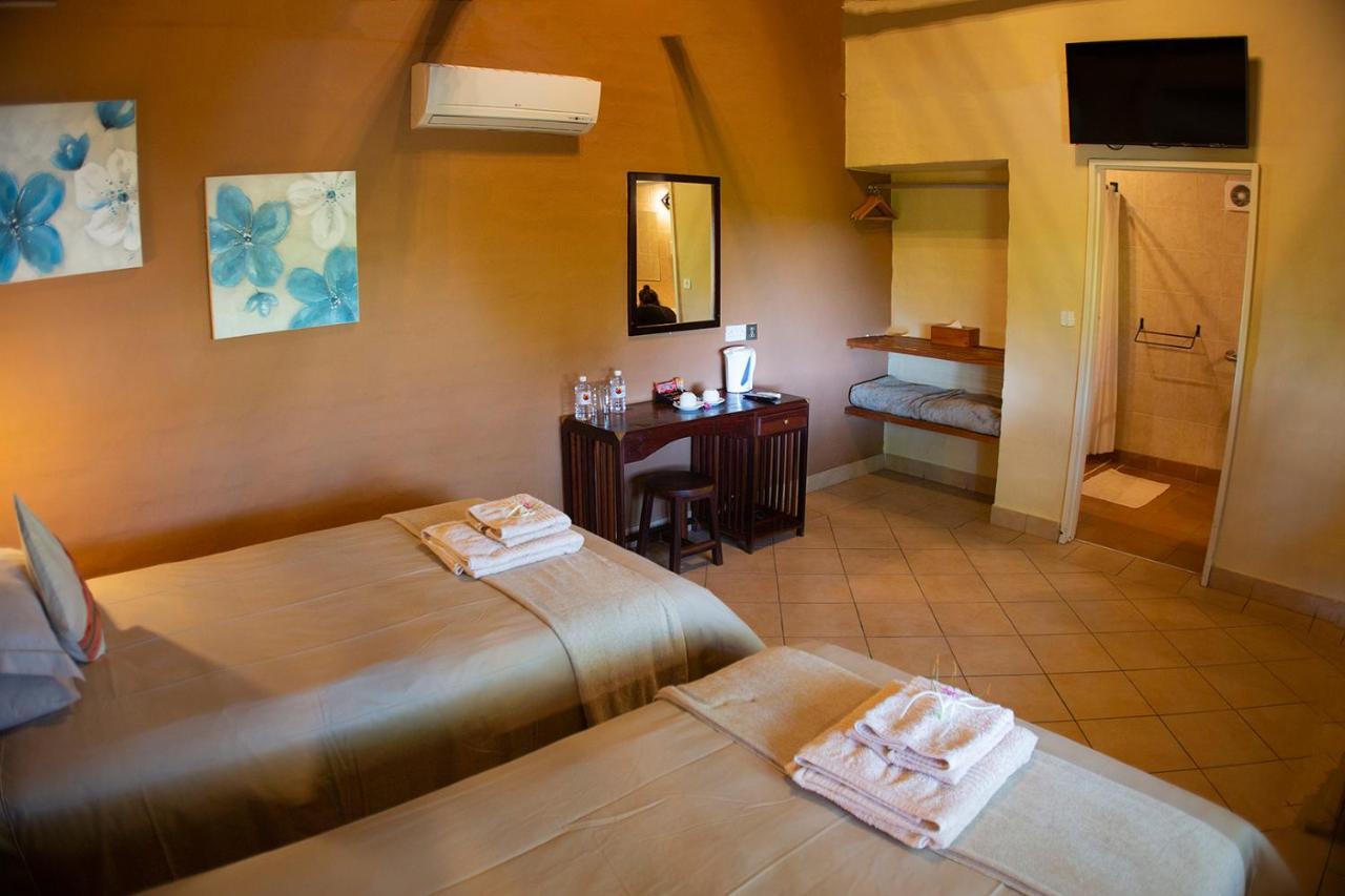 Island Safari Lodge Maun Exterior foto